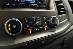 valkoinen Ford Transit Custom 2018 kuva 21.