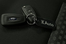 valkoinen Ford Transit Custom 2018 kuva 23.