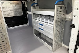 valkoinen Ford Transit Custom 2018 kuva 11.