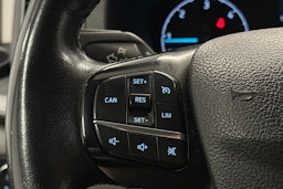 valkoinen Ford Transit Custom 2018 kuva 16.