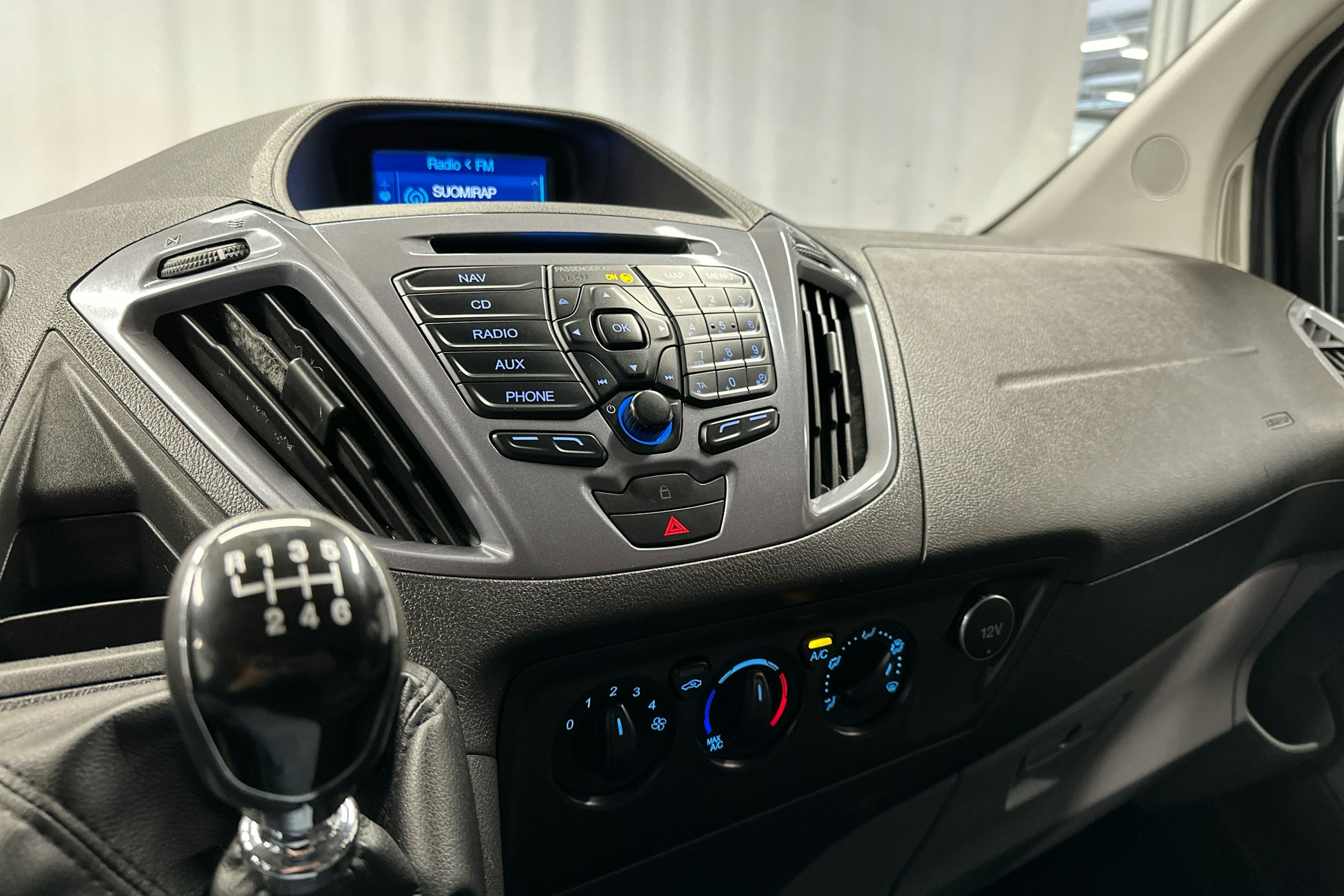 musta Ford Transit Custom 2018 kuva 14.