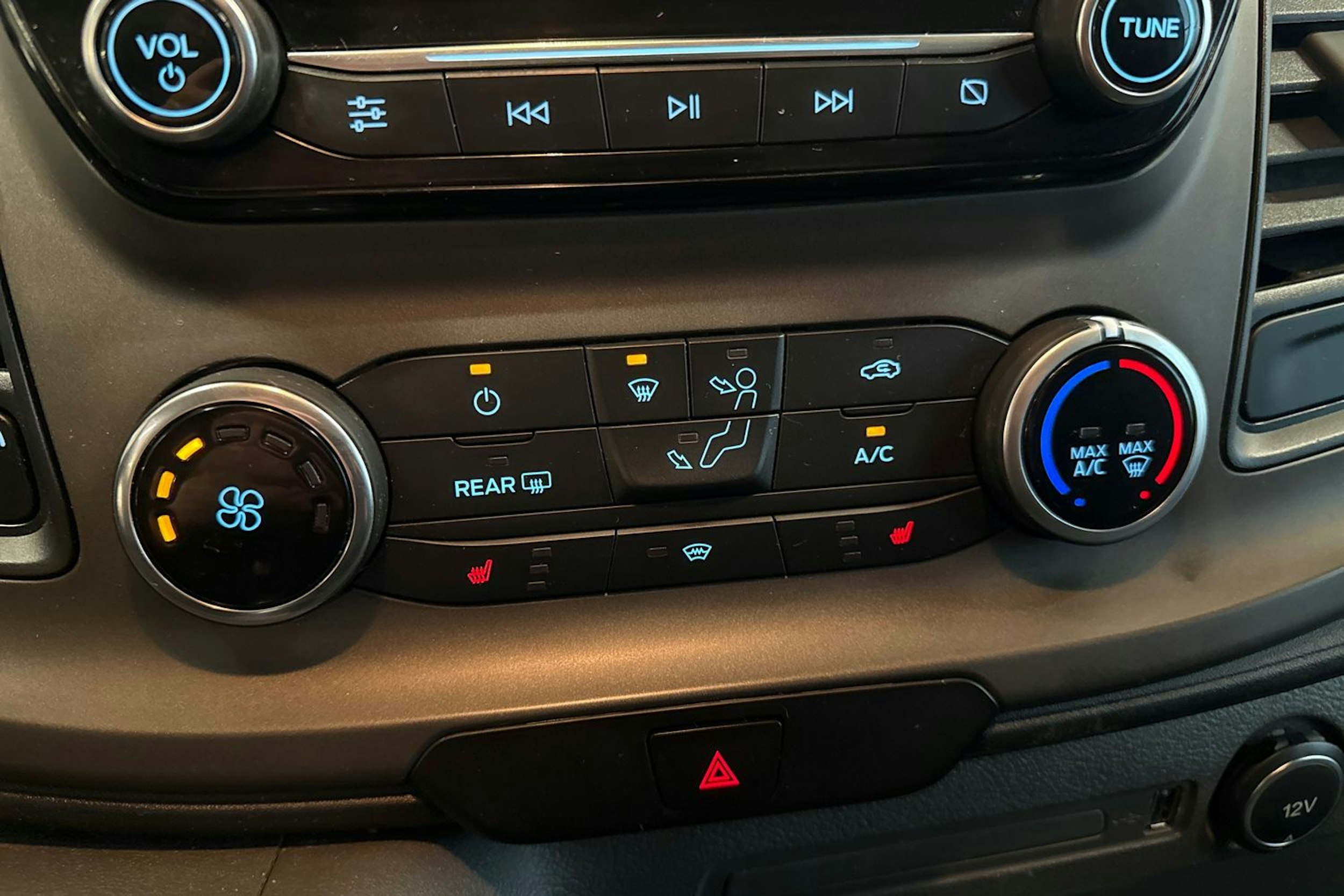 valkoinen Ford Transit Custom 2019 kuva 23.