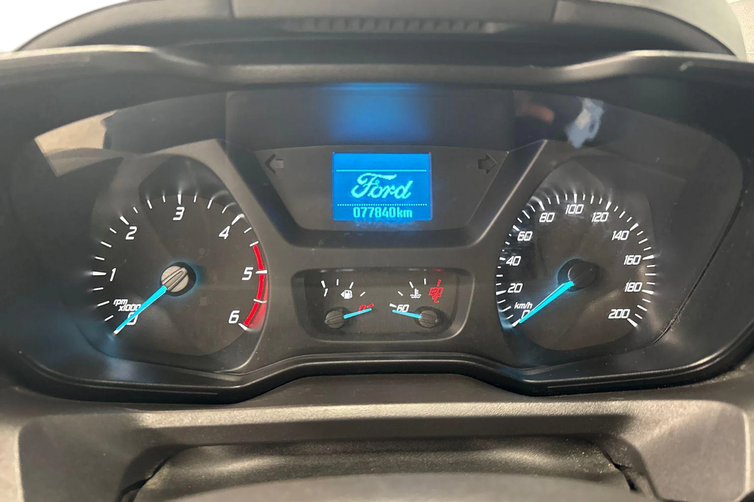valkoinen Ford Transit Custom 2018 kuva 9.