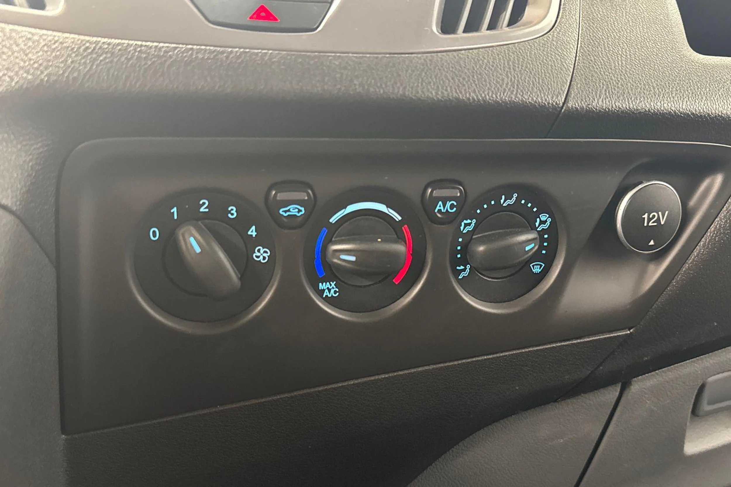 valkoinen Ford Transit Custom 2018 kuva 11.