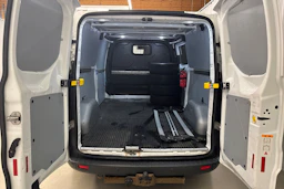valkoinen Ford Transit Custom 2018 kuva 22.