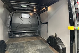 musta Ford Transit Custom 2019 kuva 20.