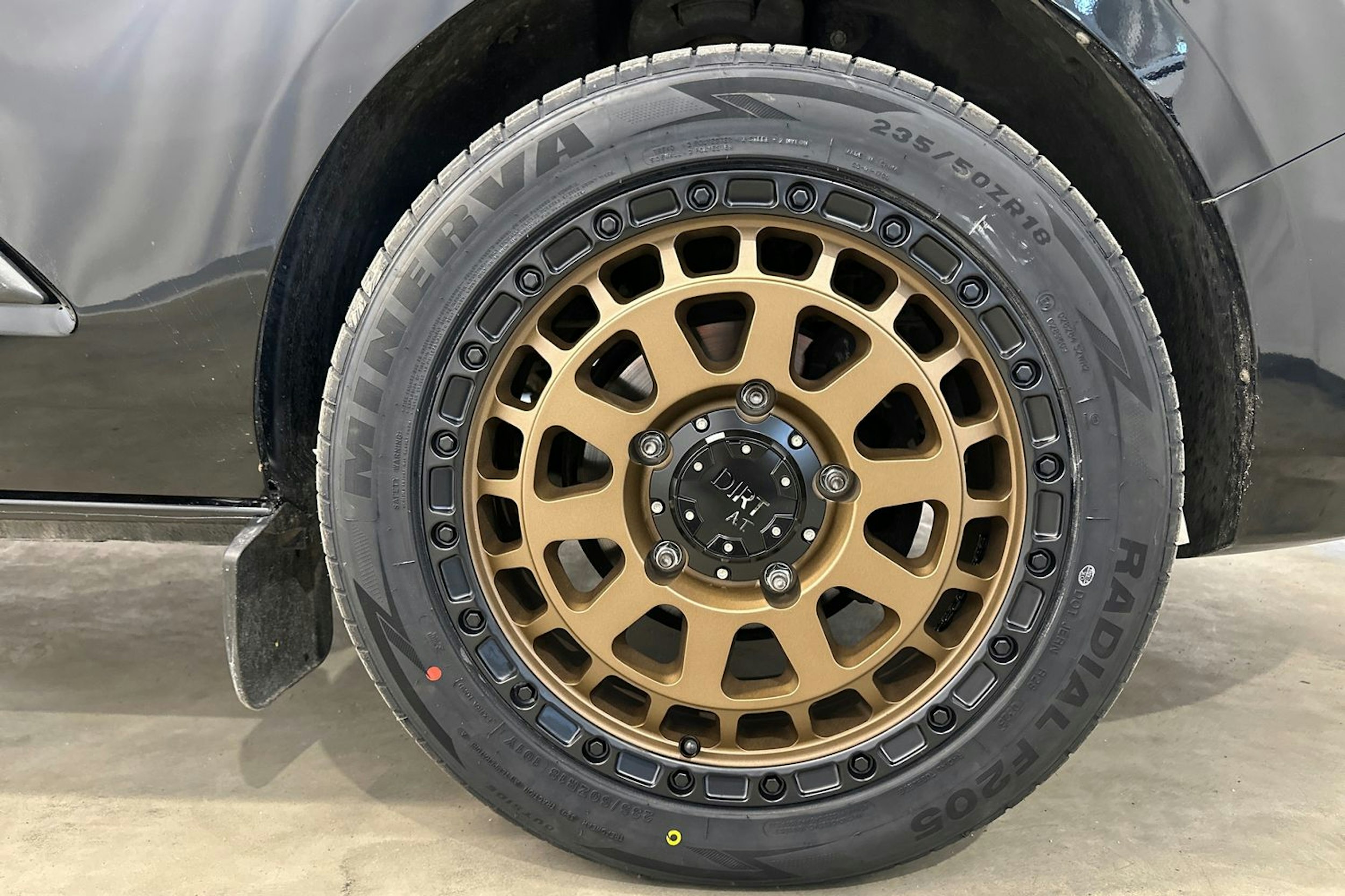musta Ford Transit Custom 2019 kuva 22.