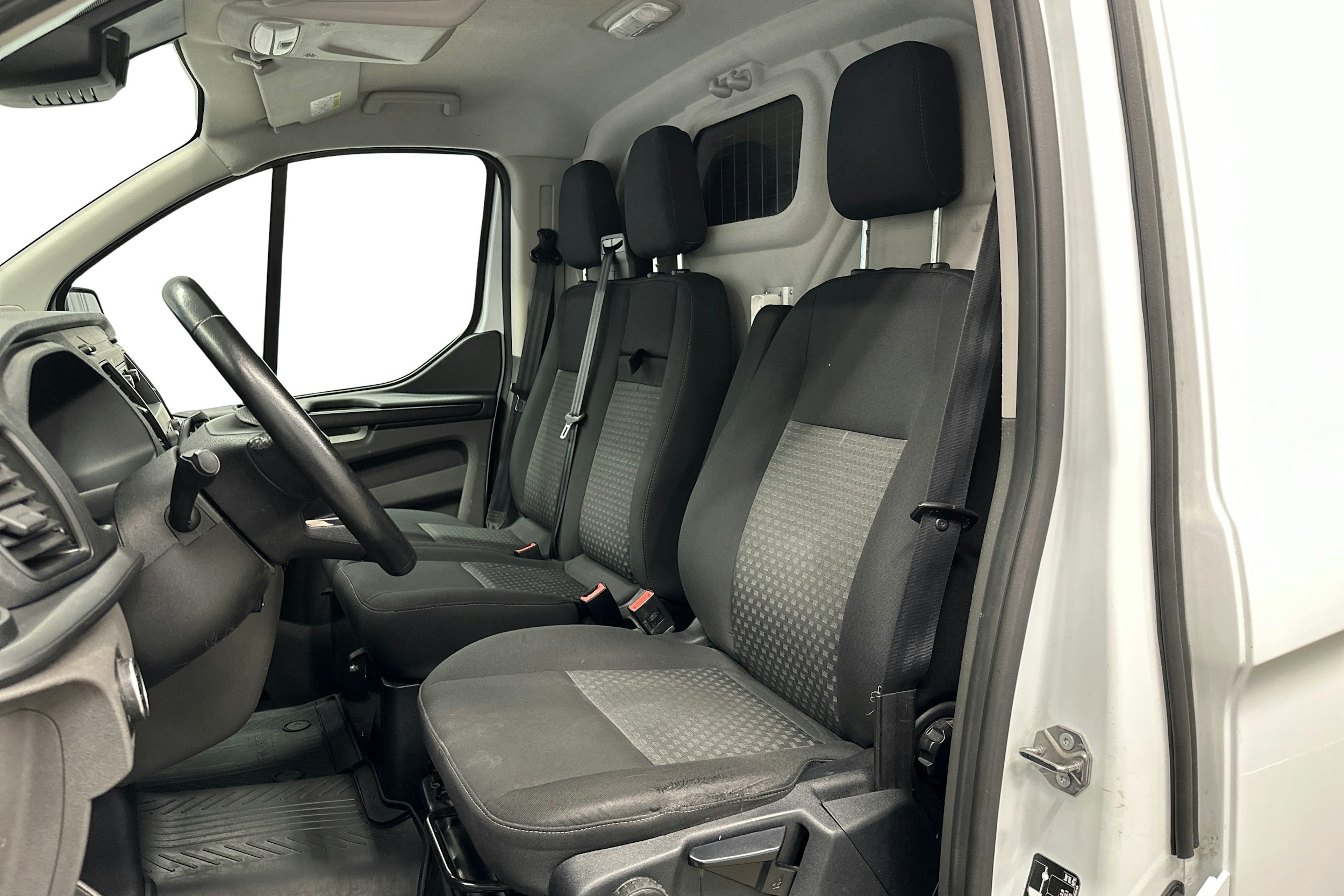 valkoinen Ford Transit Custom 2019 kuva 8.