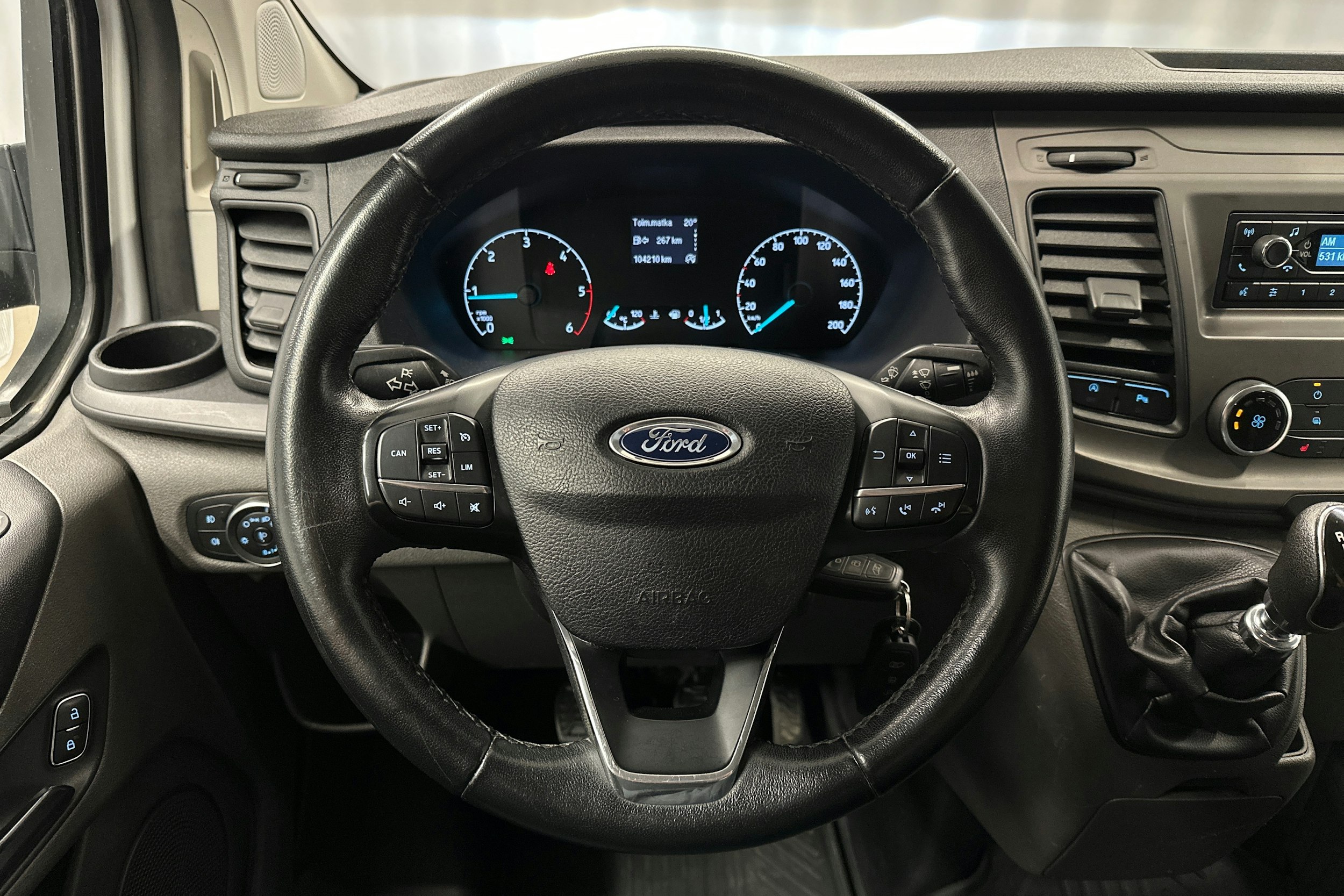 valkoinen Ford Transit Custom 2019 kuva 10.