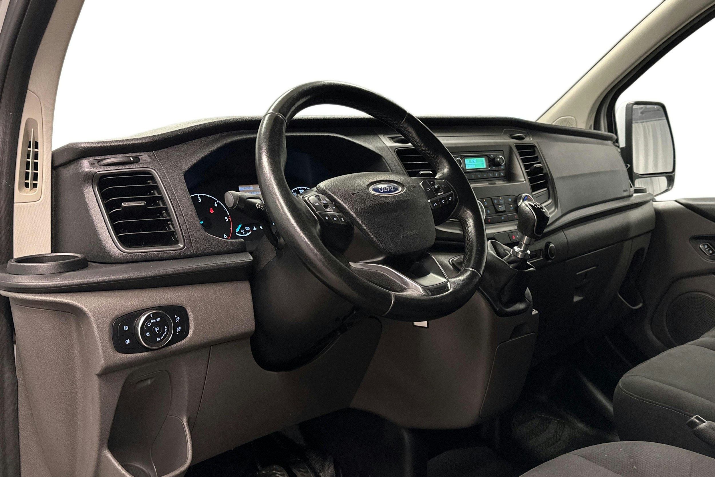 valkoinen Ford Transit Custom 2019 kuva 6.