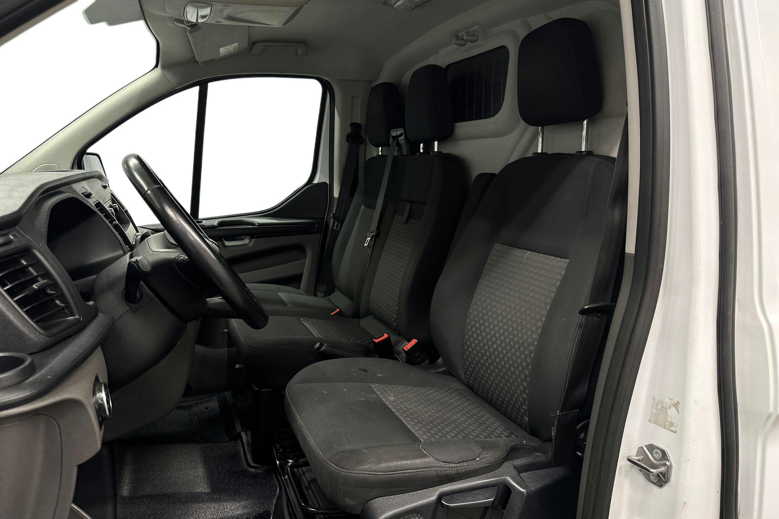 valkoinen Ford Transit Custom 2019 kuva 8.