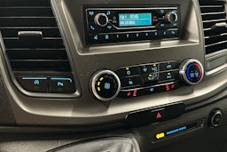 valkoinen Ford Transit Custom 2019 kuva 15.