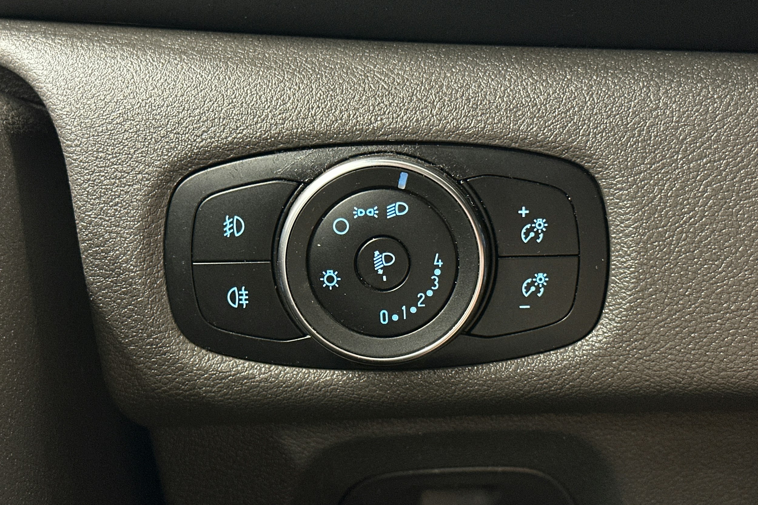 valkoinen Ford Transit Custom 2019 kuva 20.