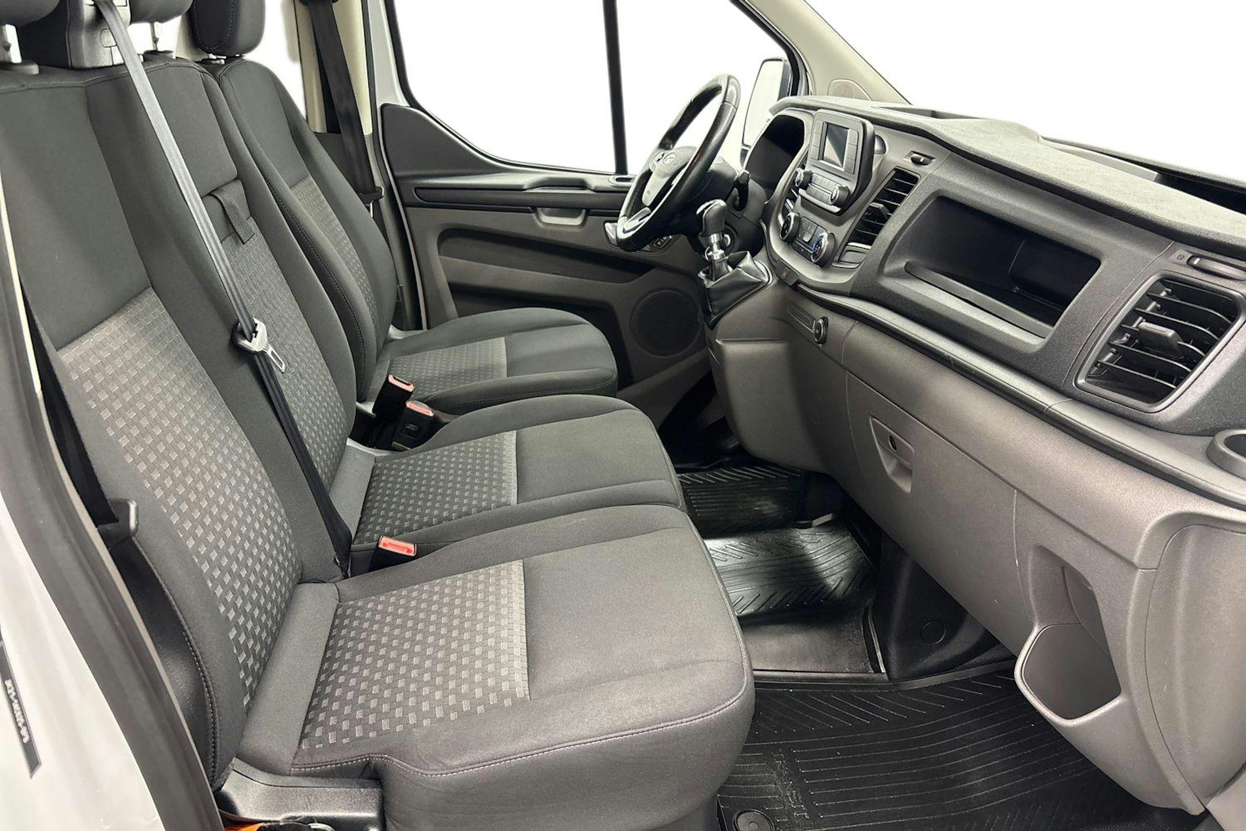 Valkoinen Ford Transit Custom 2019 kuva 10.