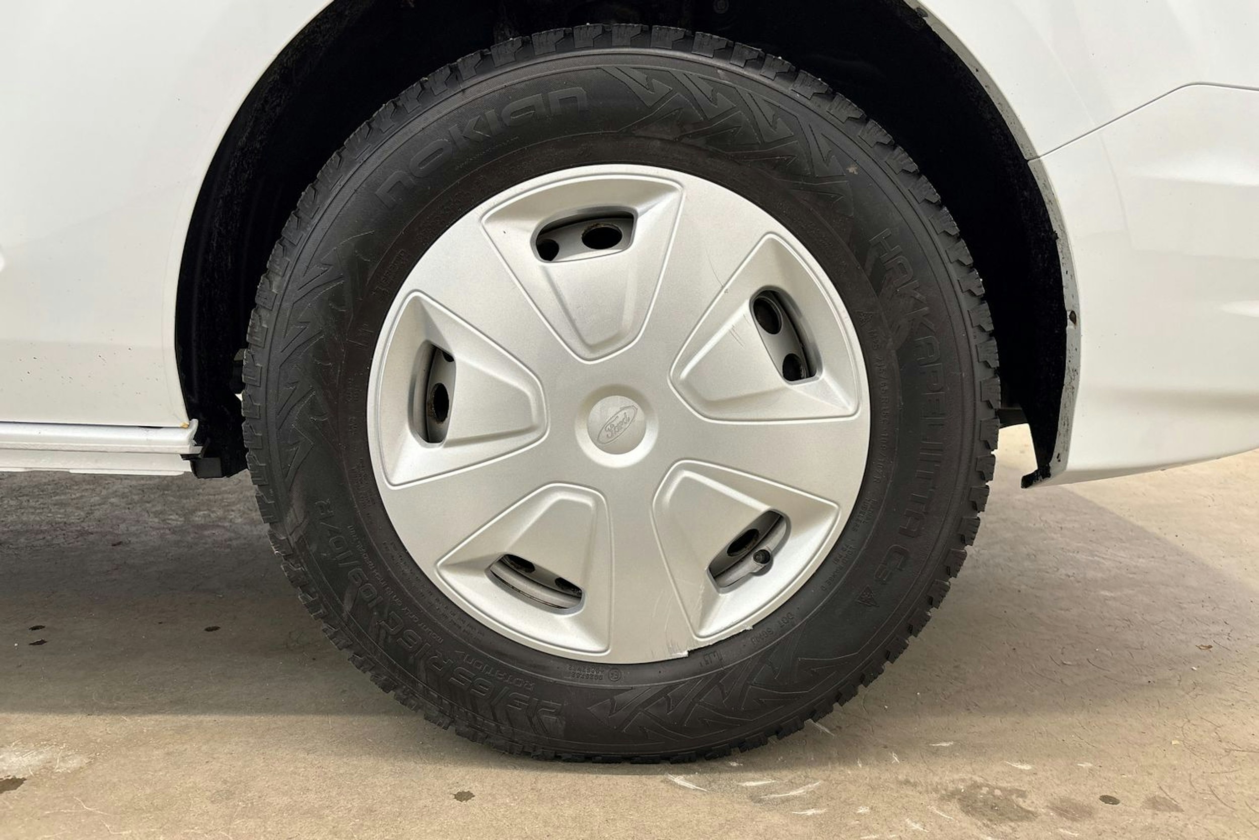 Valkoinen Ford Transit Custom 2019 kuva 11.