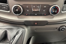Valkoinen Ford Transit Custom 2019 kuva 20.
