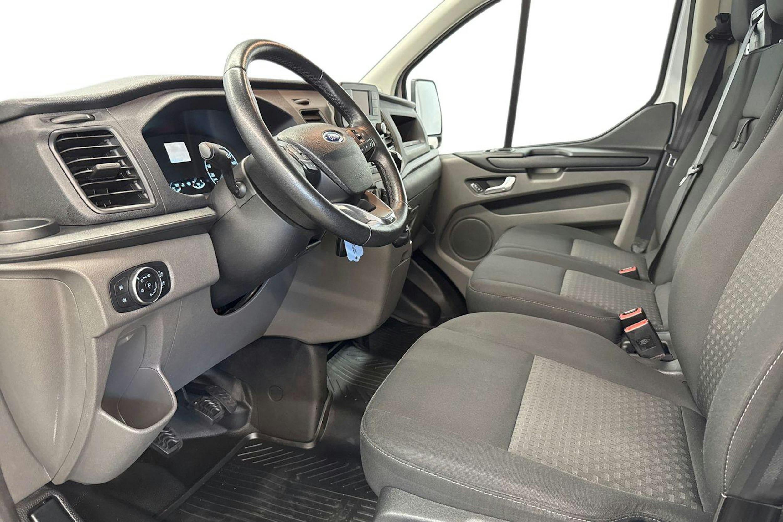 valkoinen Ford Transit Custom 2019 kuva 7.