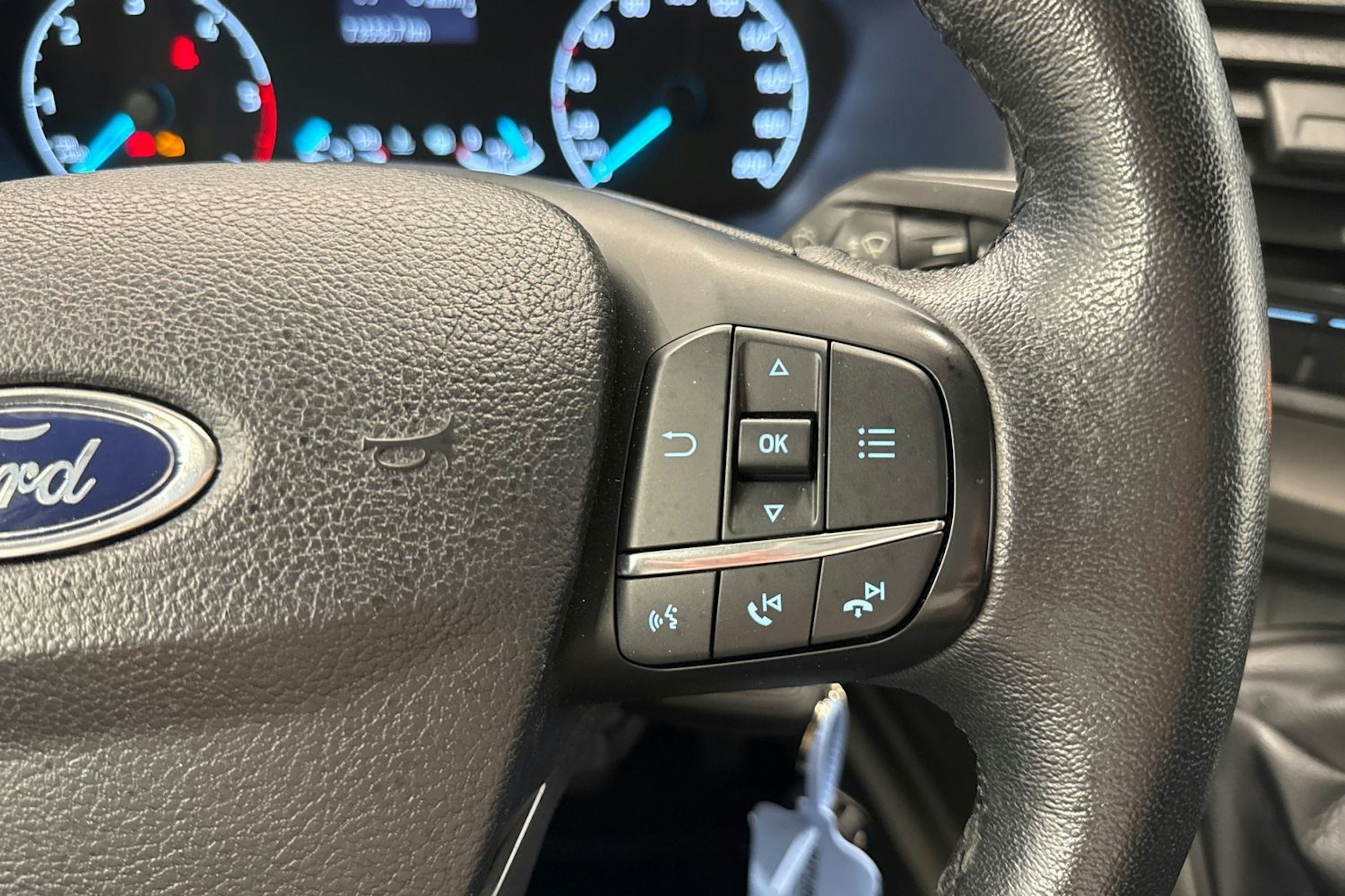 valkoinen Ford Transit Custom 2019 kuva 15.