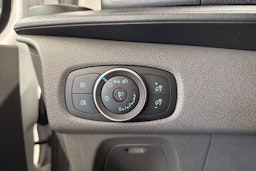 valkoinen Ford Transit Custom 2019 kuva 17.