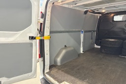 valkoinen Ford Transit Custom 2019 kuva 23.