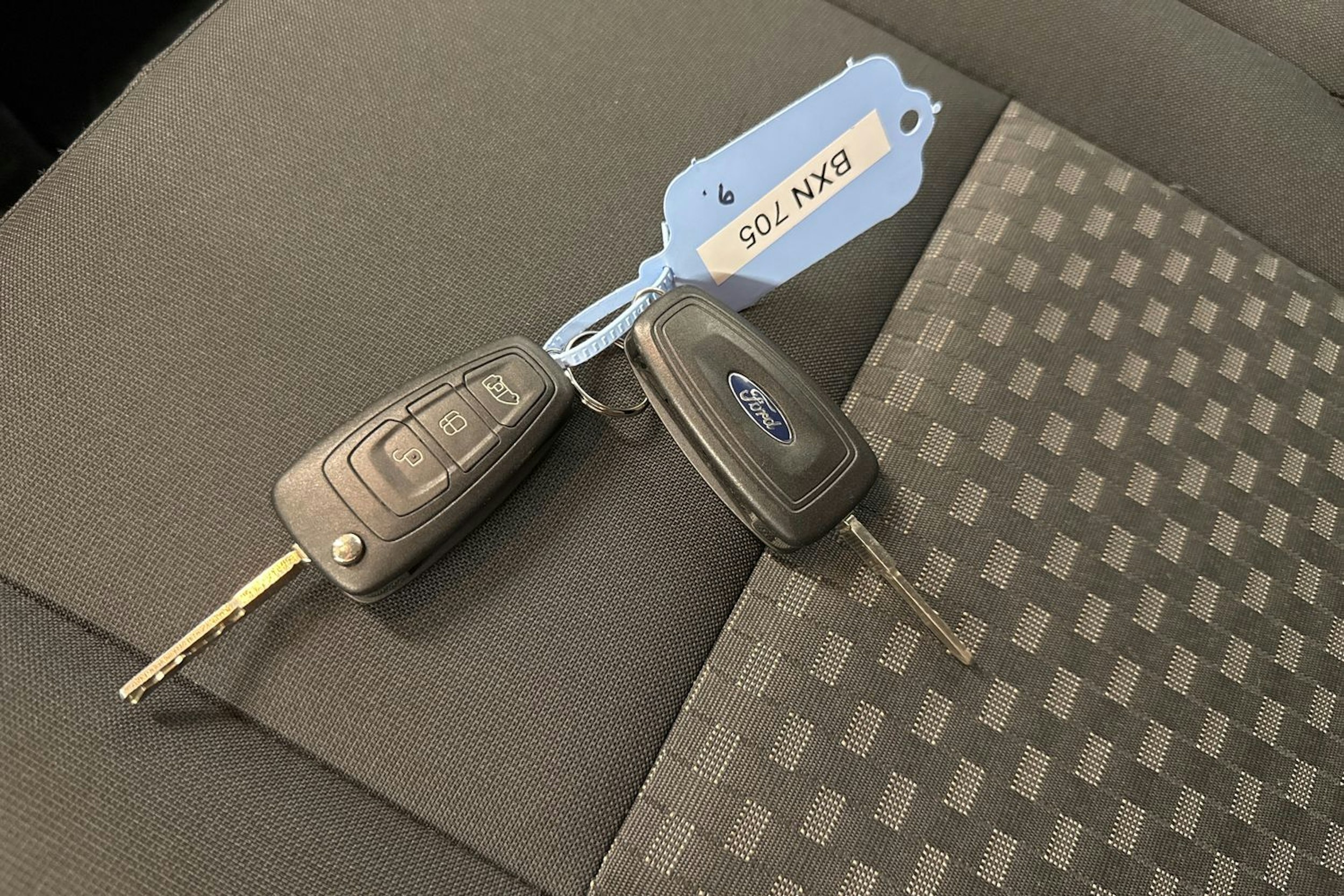 valkoinen Ford Transit Custom 2019 kuva 25.