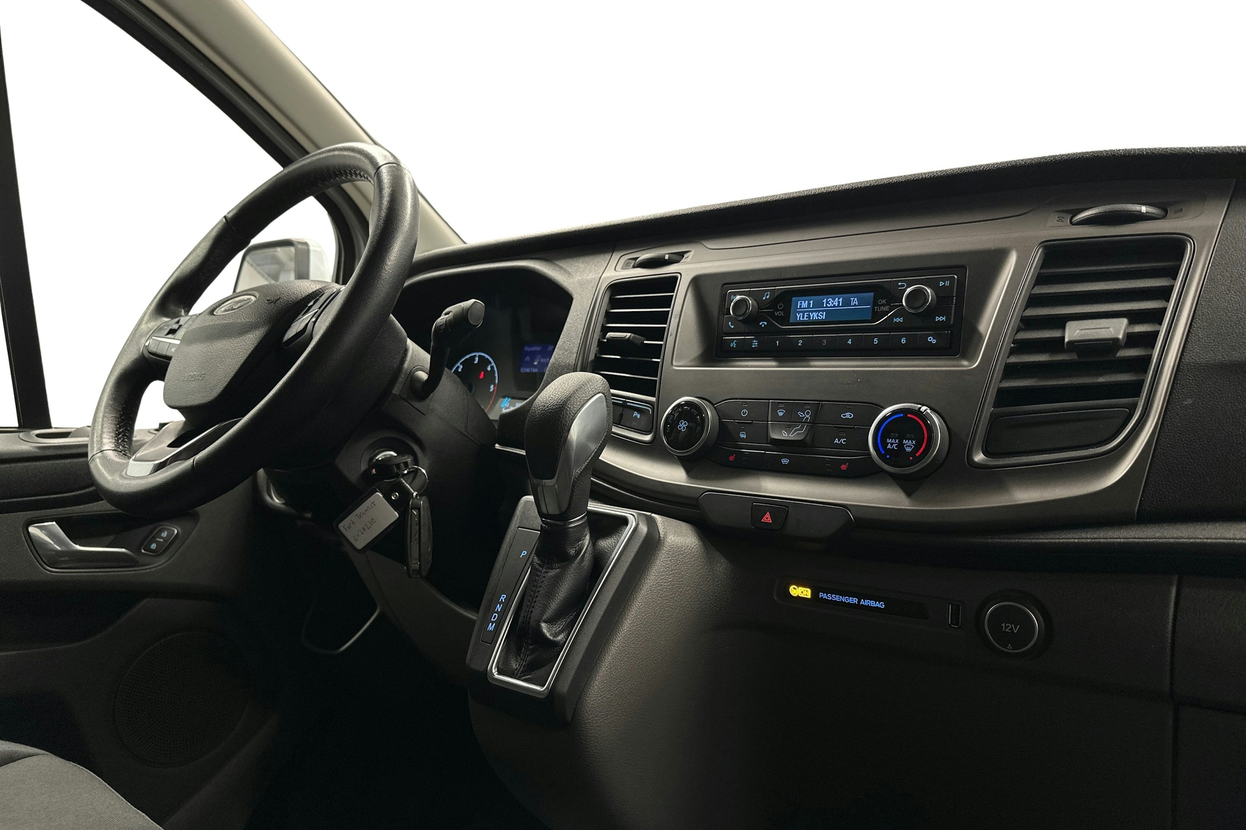 valkoinen Ford Transit Custom 2019 kuva 7.