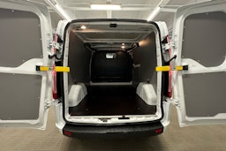 valkoinen Ford Transit Custom 2019 kuva 18.