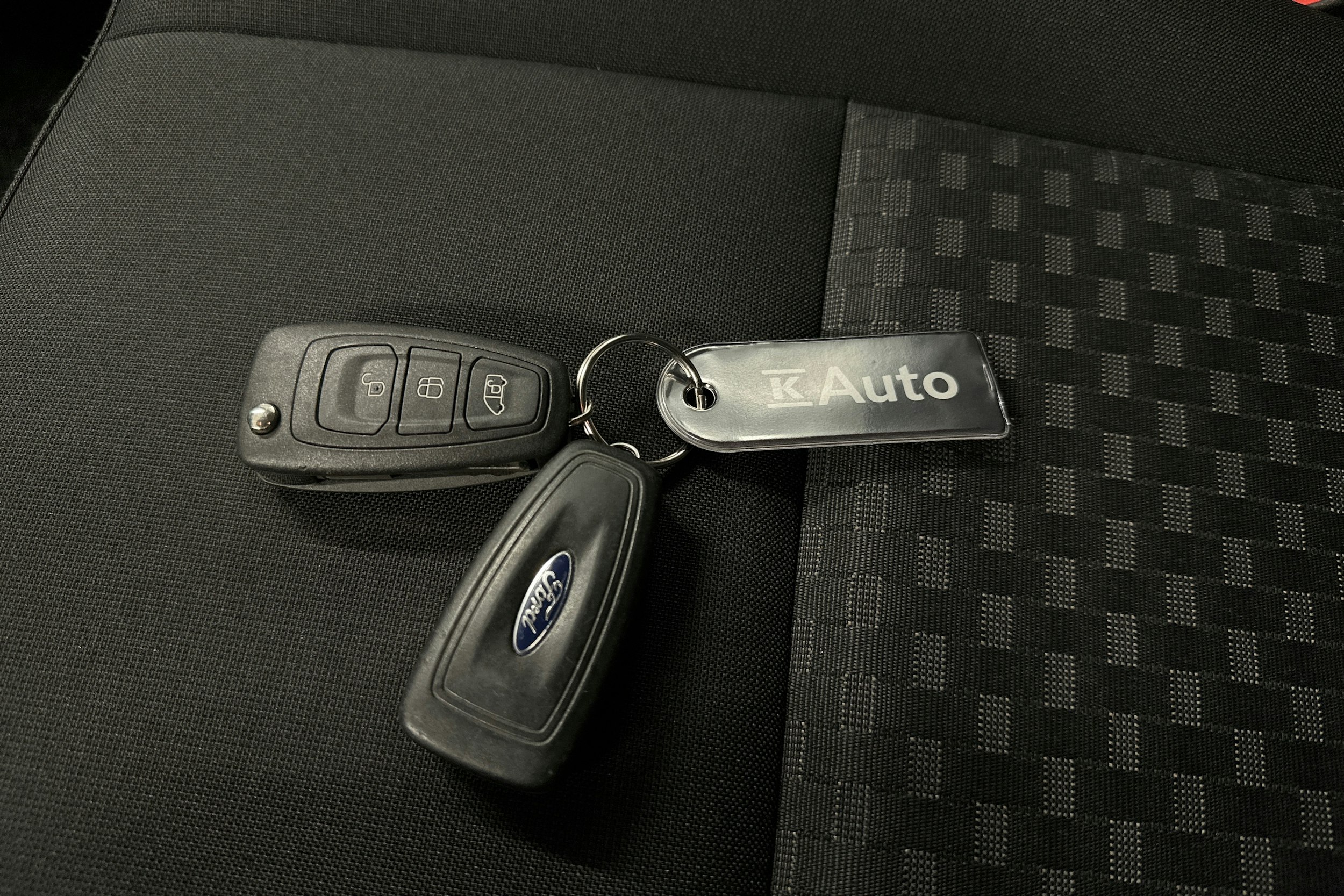 valkoinen Ford Transit Custom 2019 kuva 20.