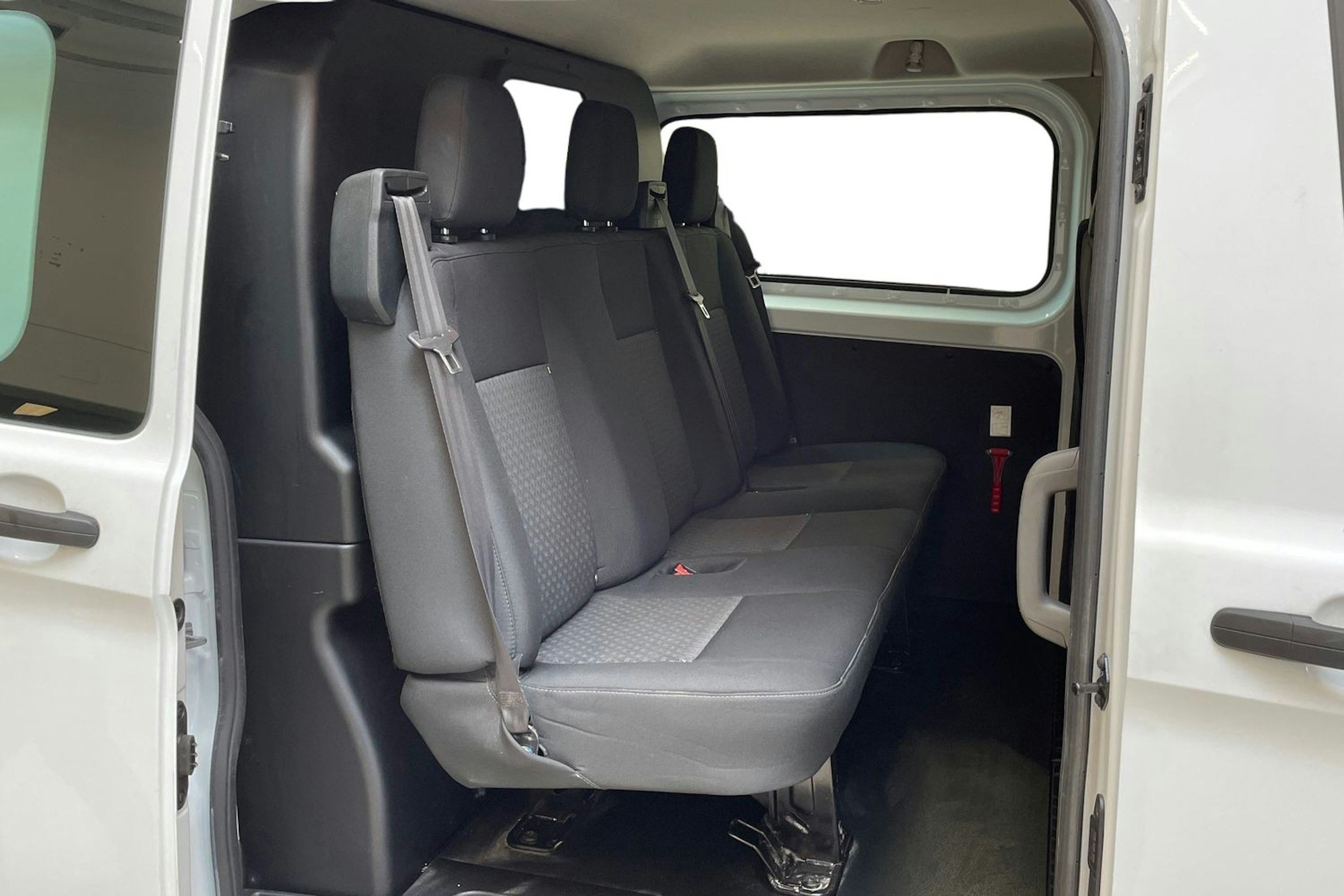 valkoinen Ford Transit Custom 2019 kuva 10.