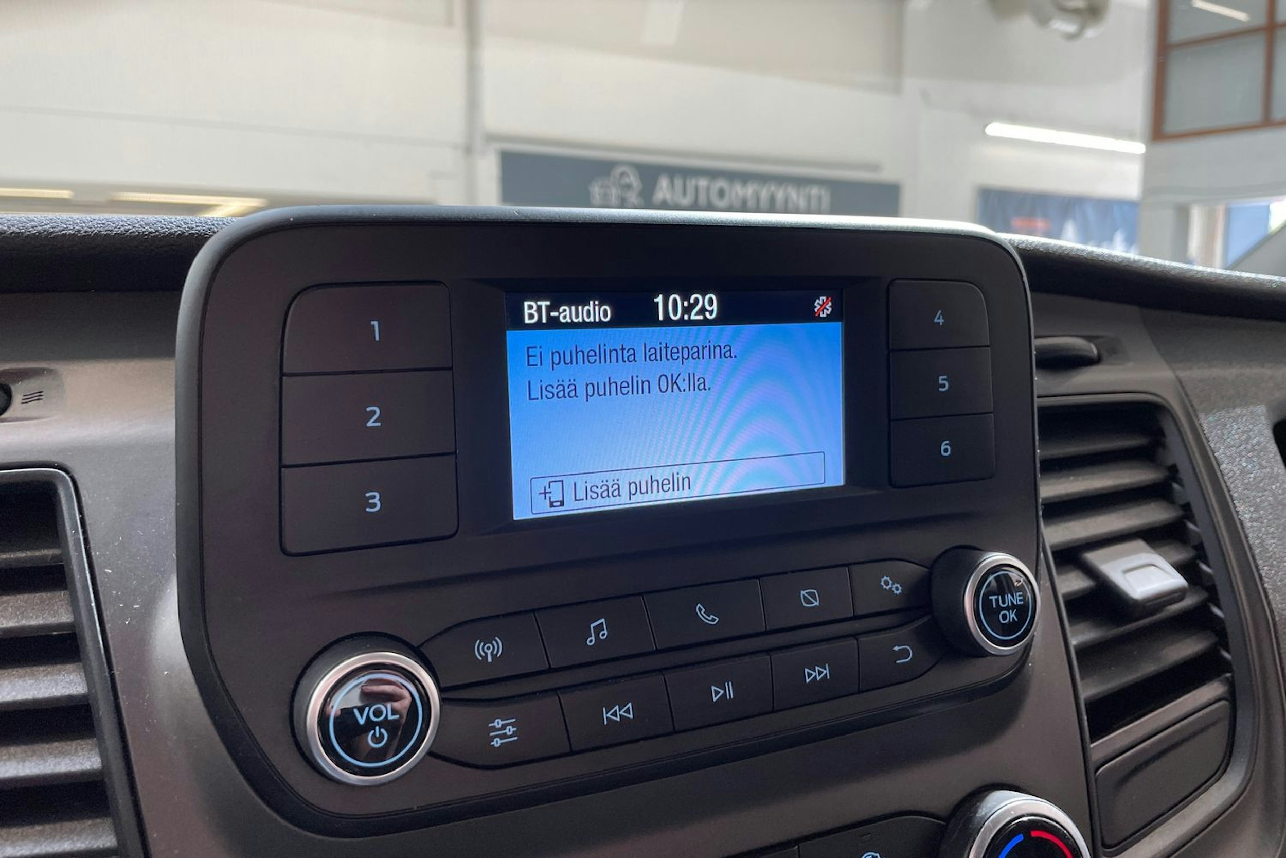 valkoinen Ford Transit Custom 2019 kuva 22.