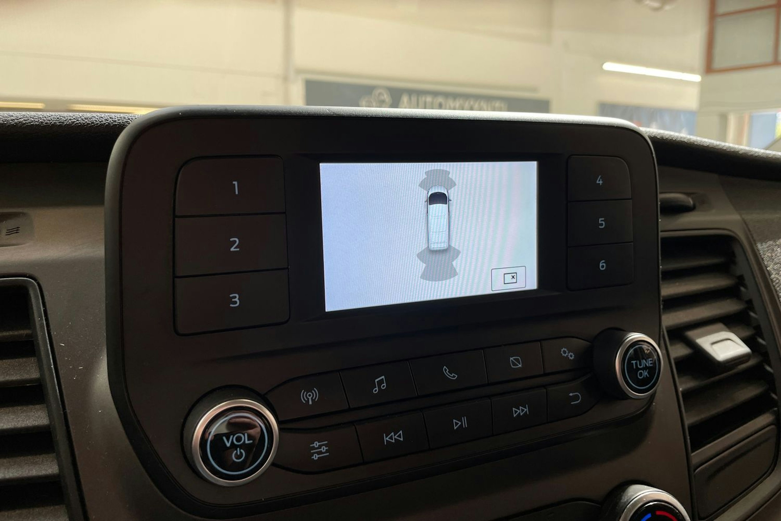 valkoinen Ford Transit Custom 2019 kuva 23.