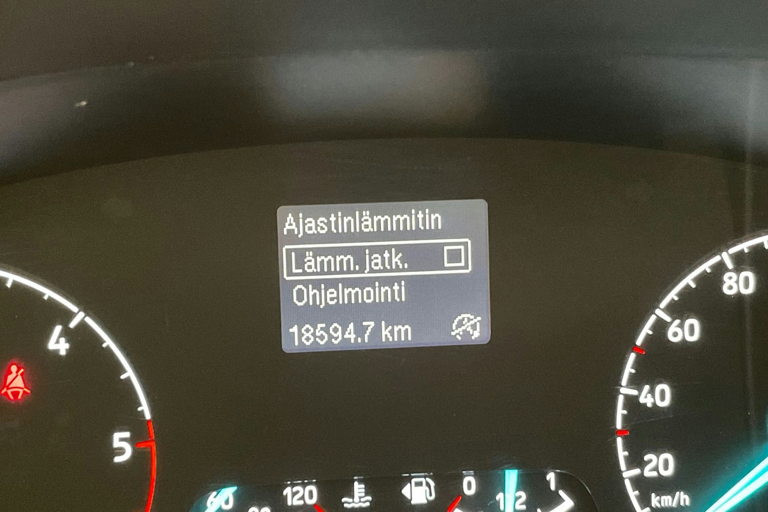 valkoinen Ford Transit Custom 2019 kuva 27.