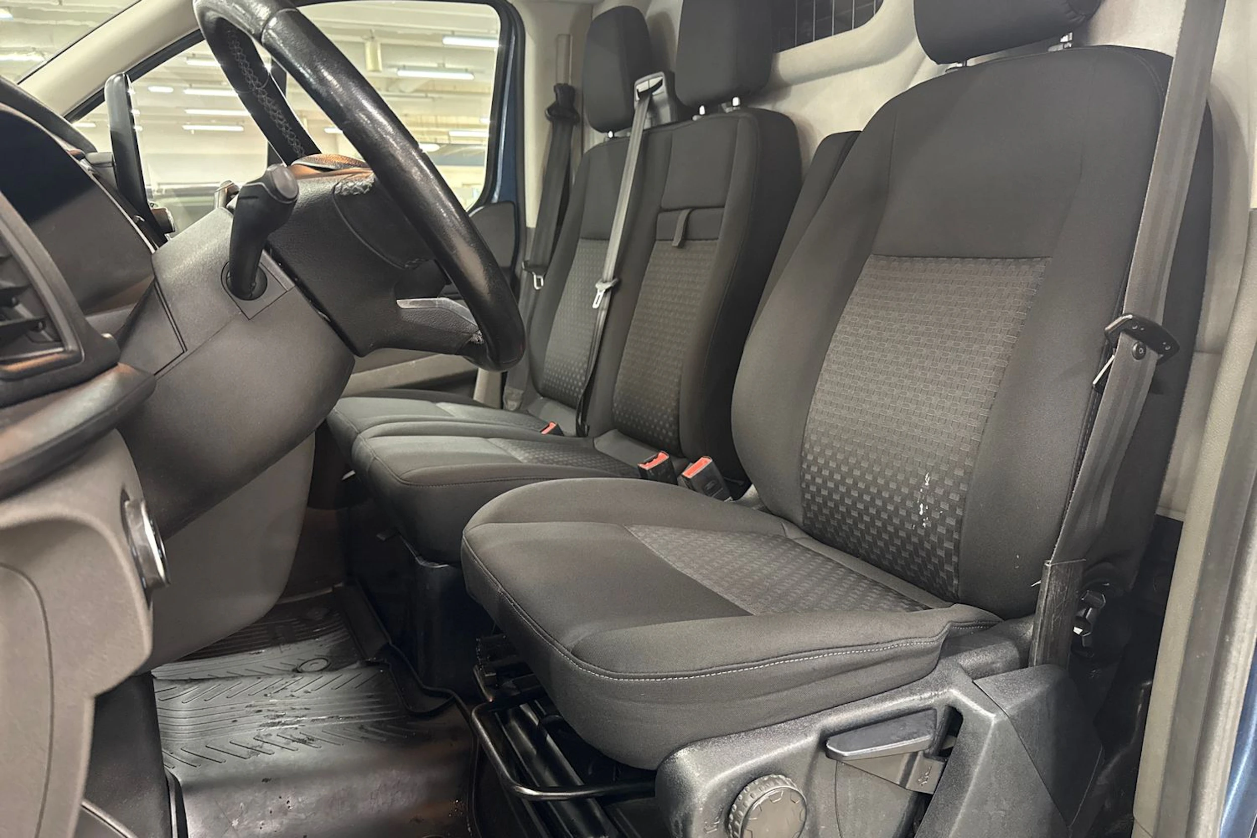 Sininen Ford Transit Custom 2019 kuva 16.