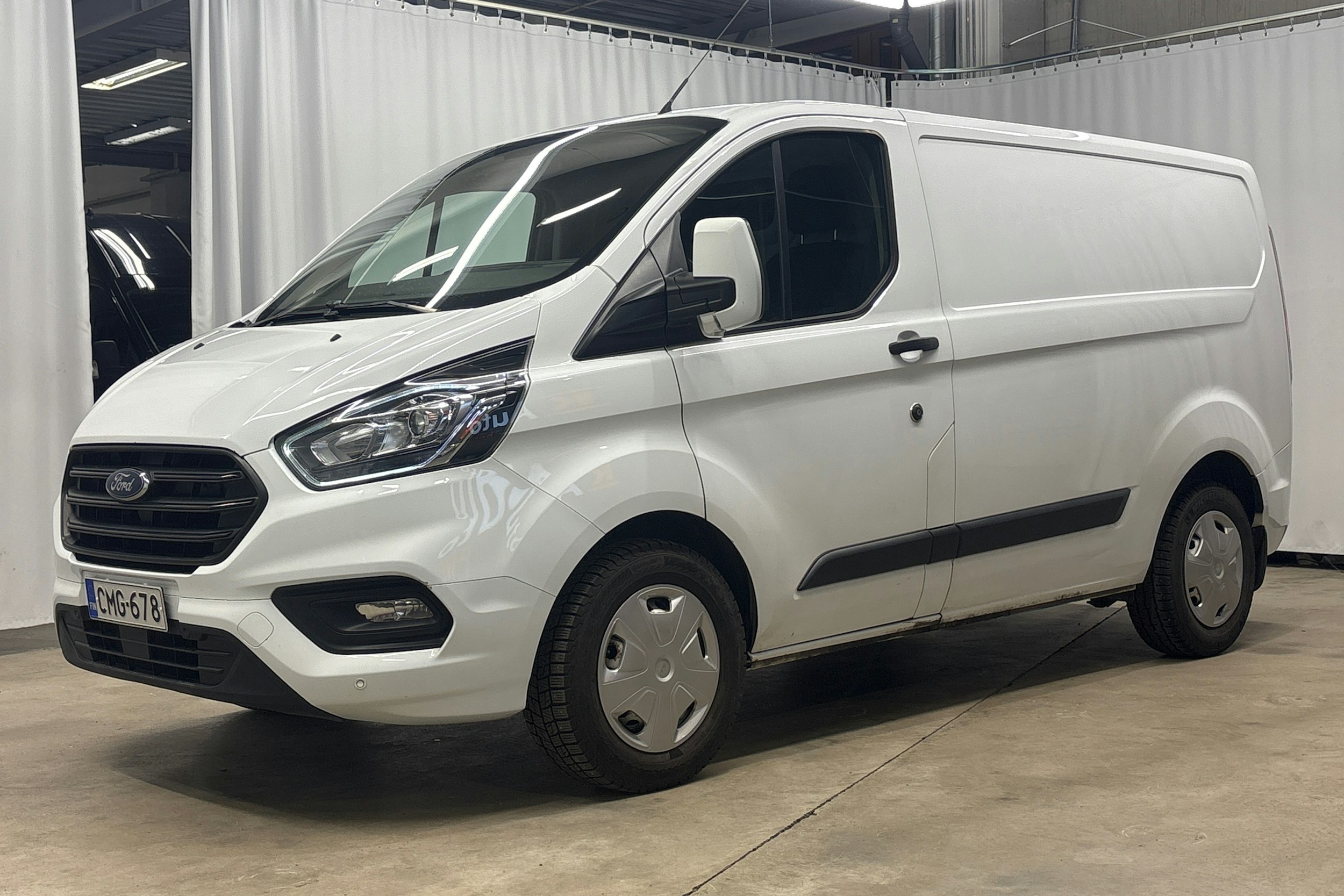 valkoinen Ford Transit Custom 2019 kuva 10.