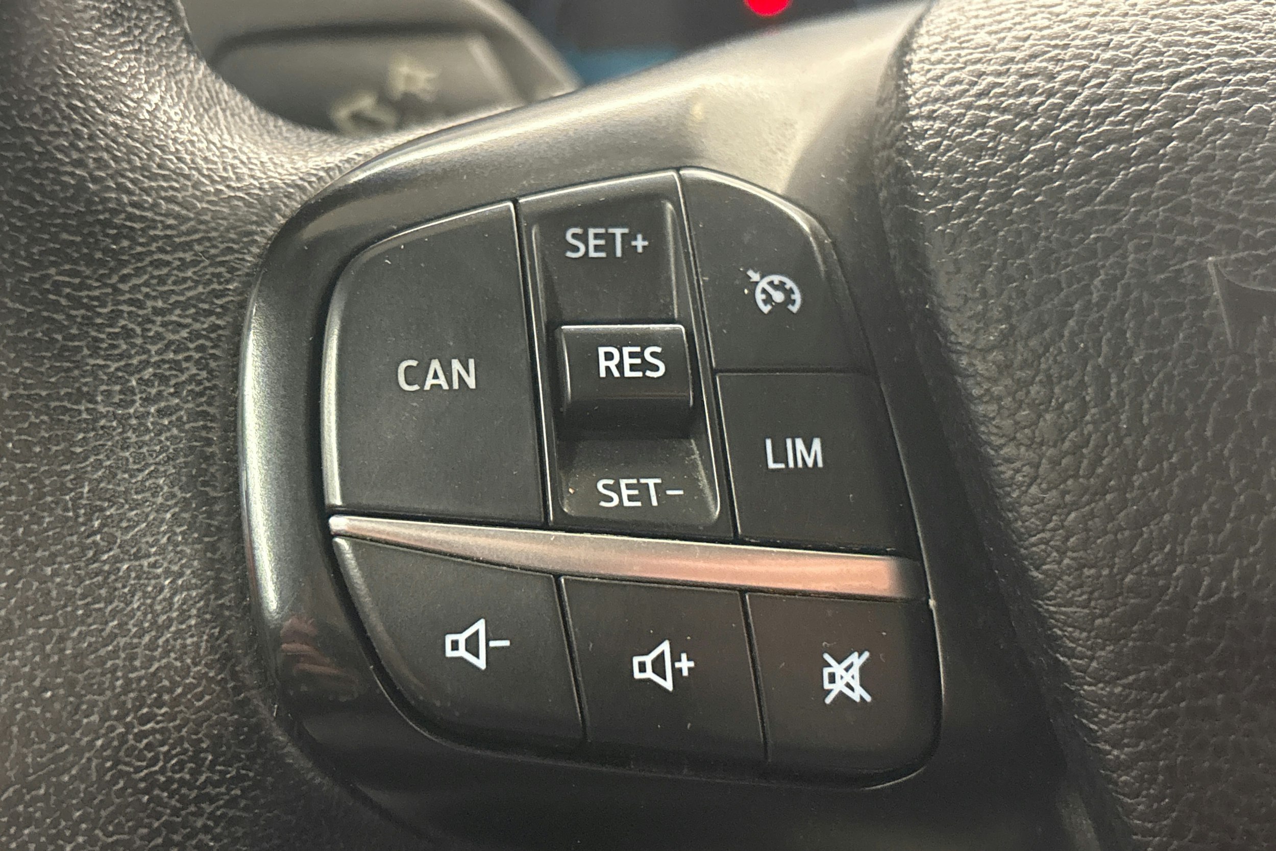 valkoinen Ford Transit Custom 2019 kuva 15.