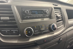 valkoinen Ford Transit Custom 2019 kuva 18.