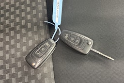 valkoinen Ford Transit Custom 2019 kuva 22.