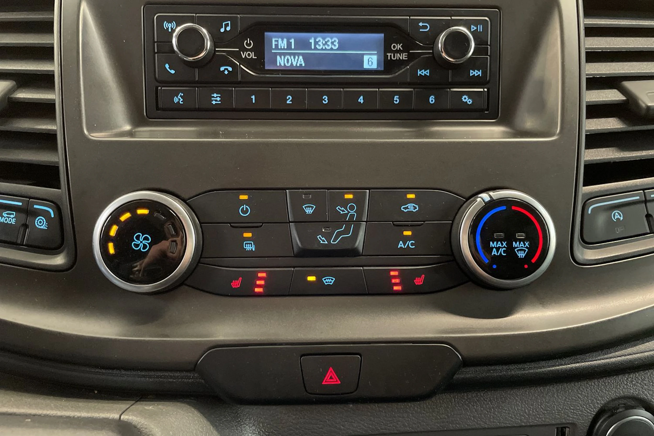 harmaa Ford Transit Custom 2019 kuva 26.