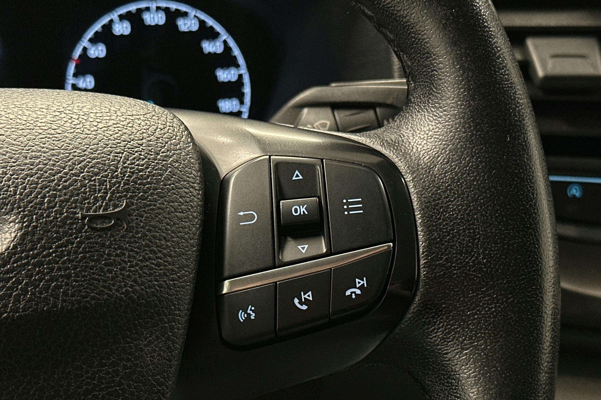 valkoinen Ford Transit Custom 2019 kuva 15.