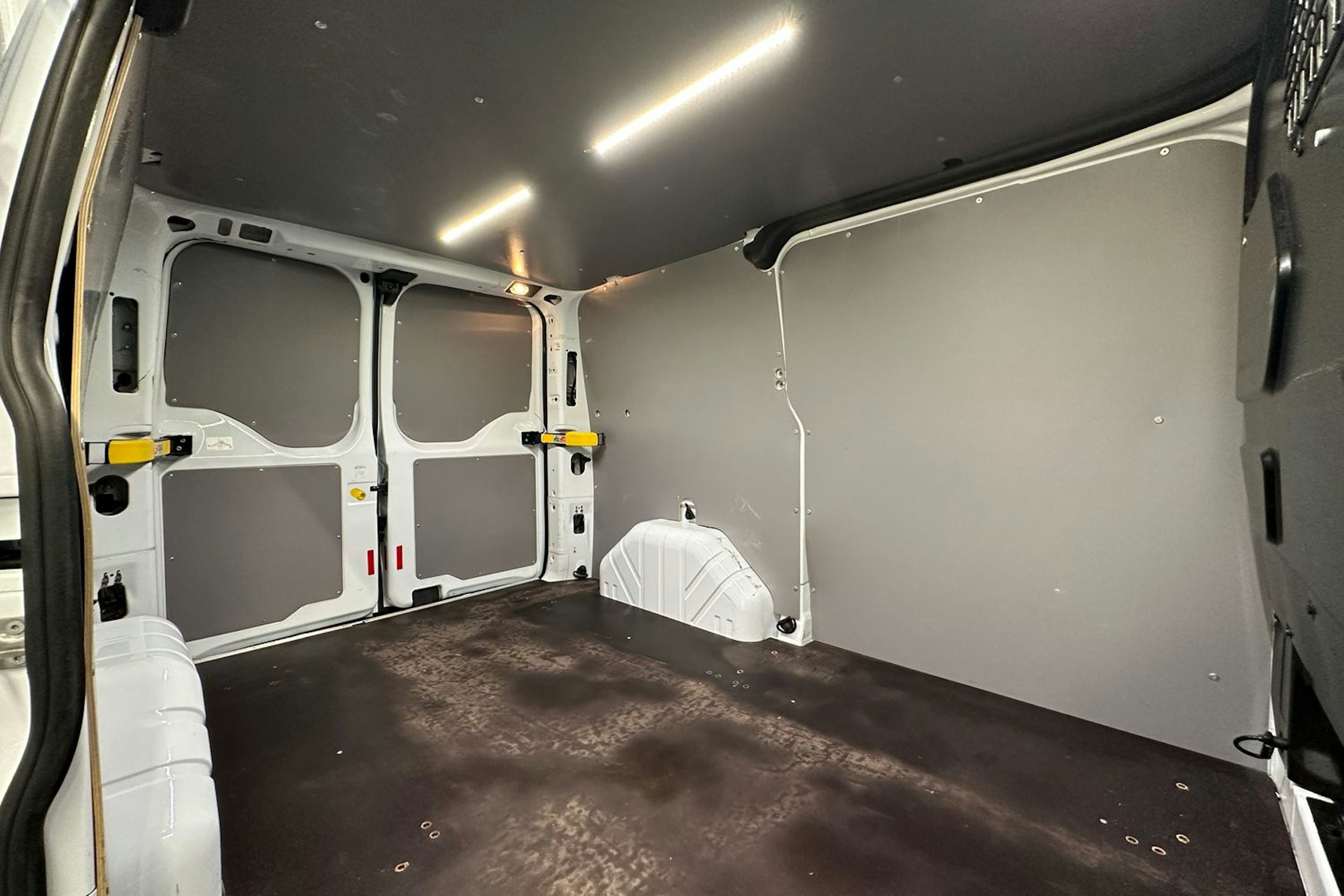 valkoinen Ford Transit Custom 2019 kuva 10.