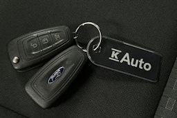 valkoinen Ford Transit Custom 2019 kuva 18.