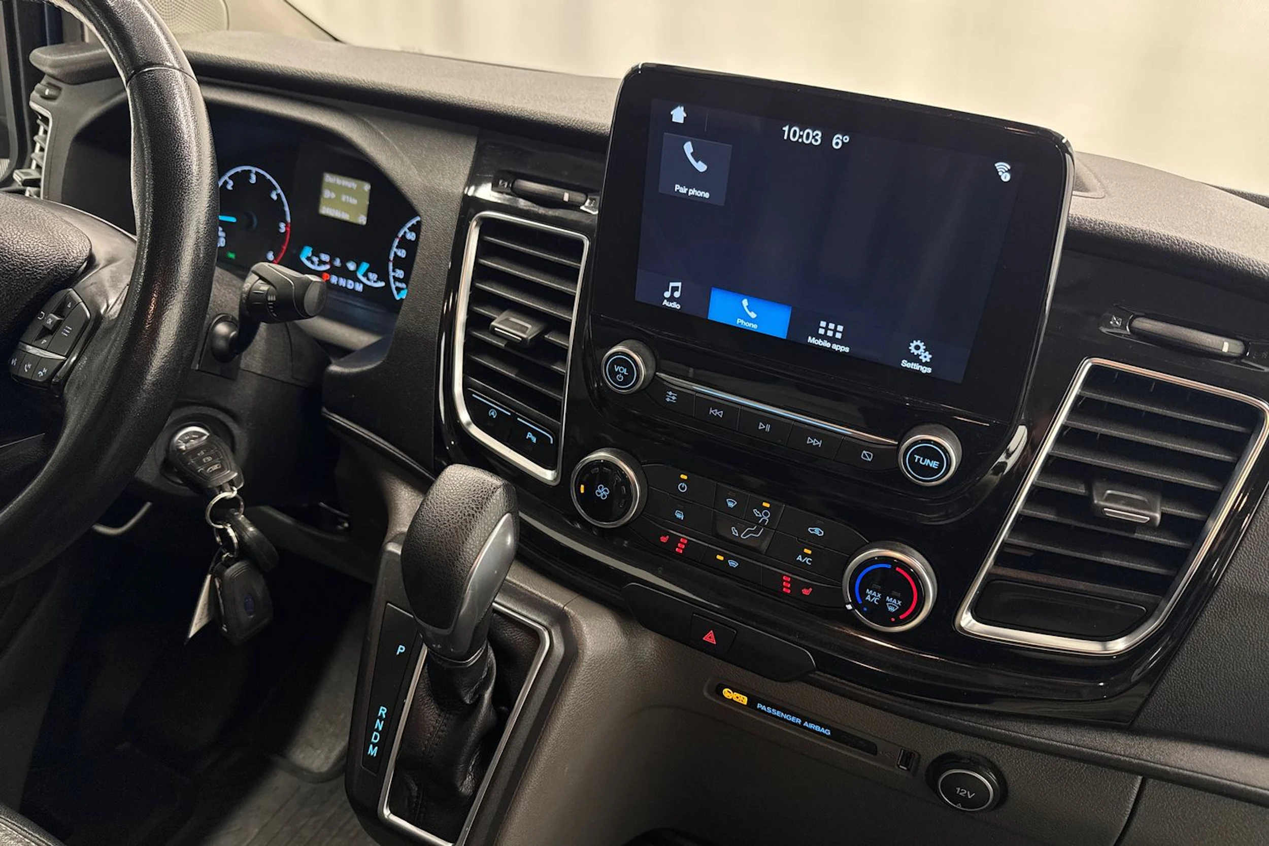 sininen Ford Transit Custom 2019 kuva 14.