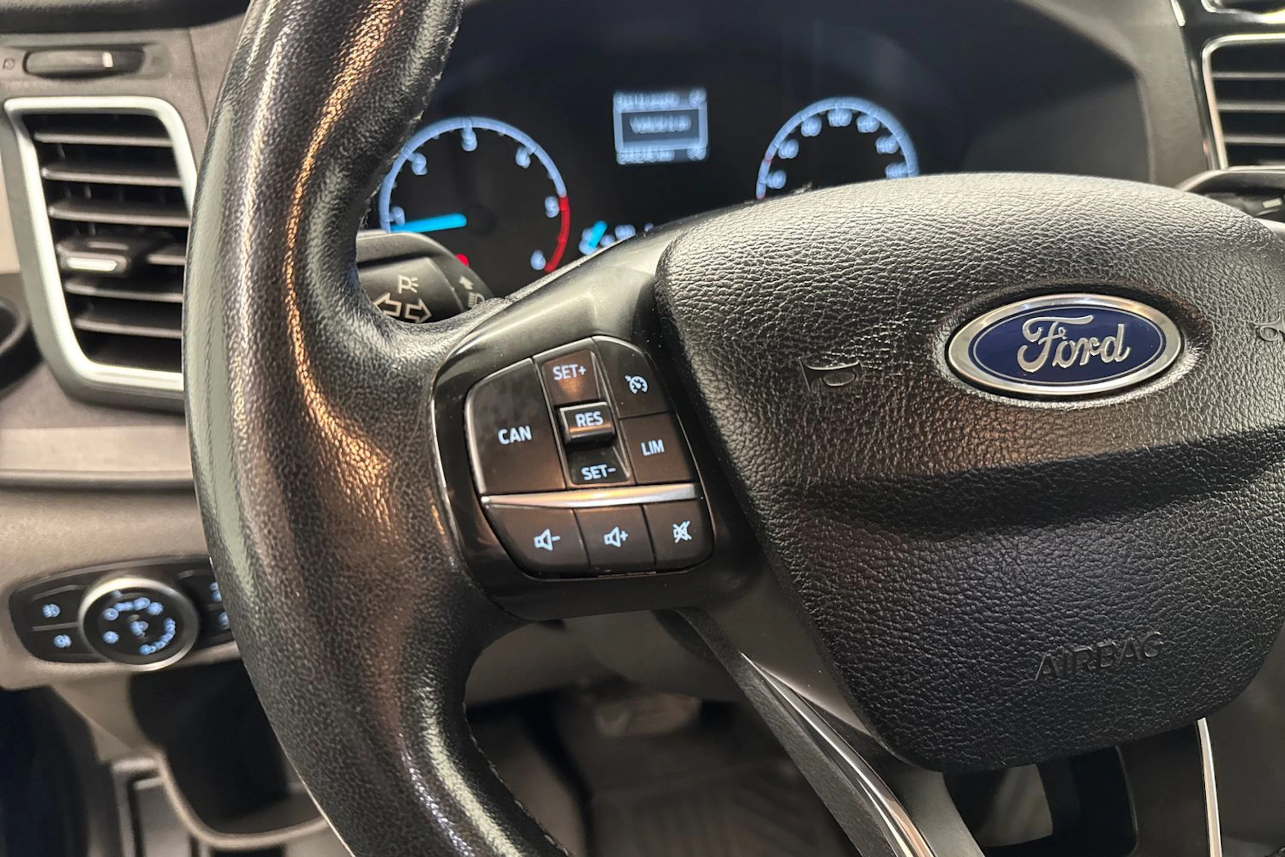 sininen Ford Transit Custom 2019 kuva 18.