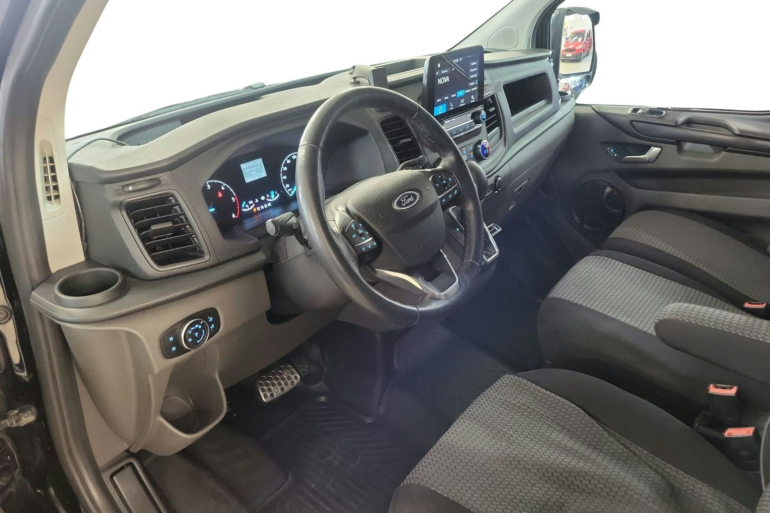 musta Ford Transit Custom 2019 kuva 3.