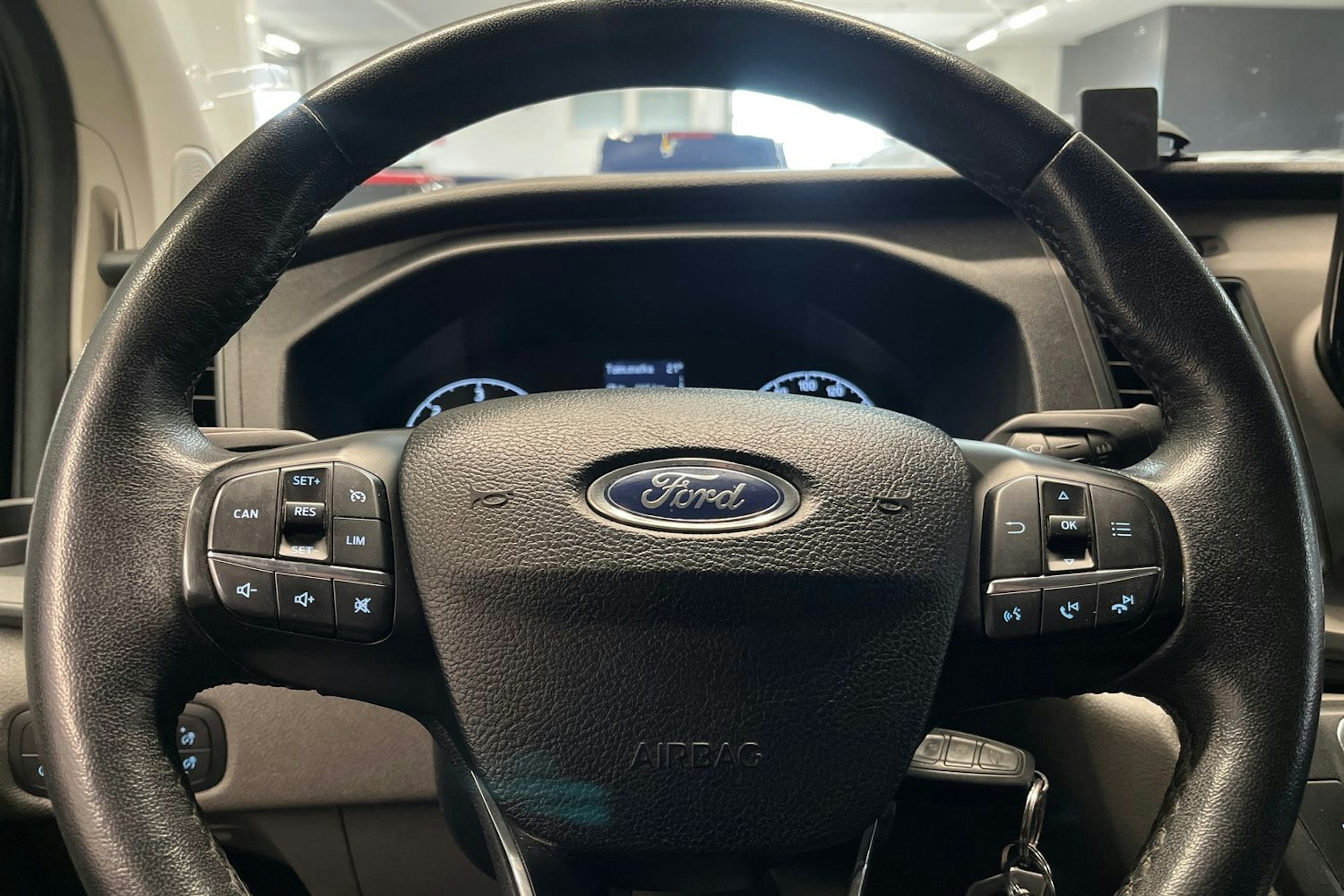 musta Ford Transit Custom 2019 kuva 13.