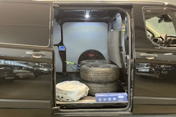 musta Ford Transit Custom 2019 kuva 23.