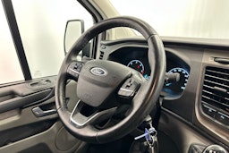 valkoinen Ford Transit Custom 2019 kuva 13.