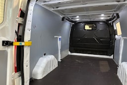 valkoinen Ford Transit Custom 2019 kuva 17.