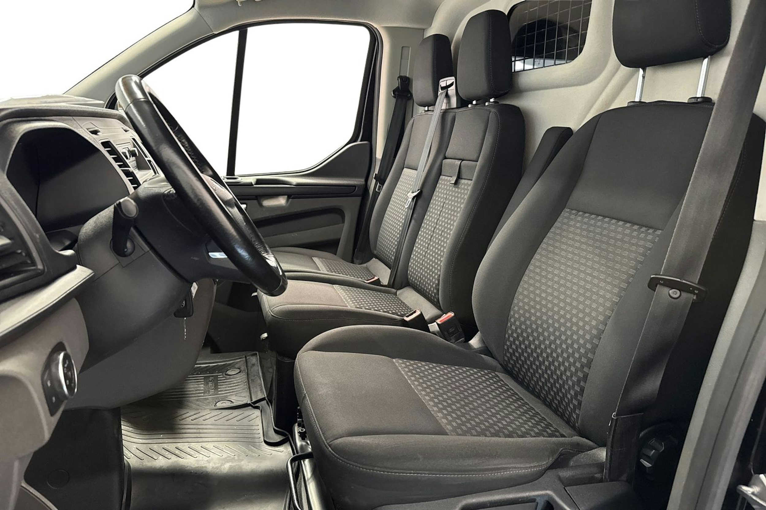 musta Ford Transit Custom 2019 kuva 10.