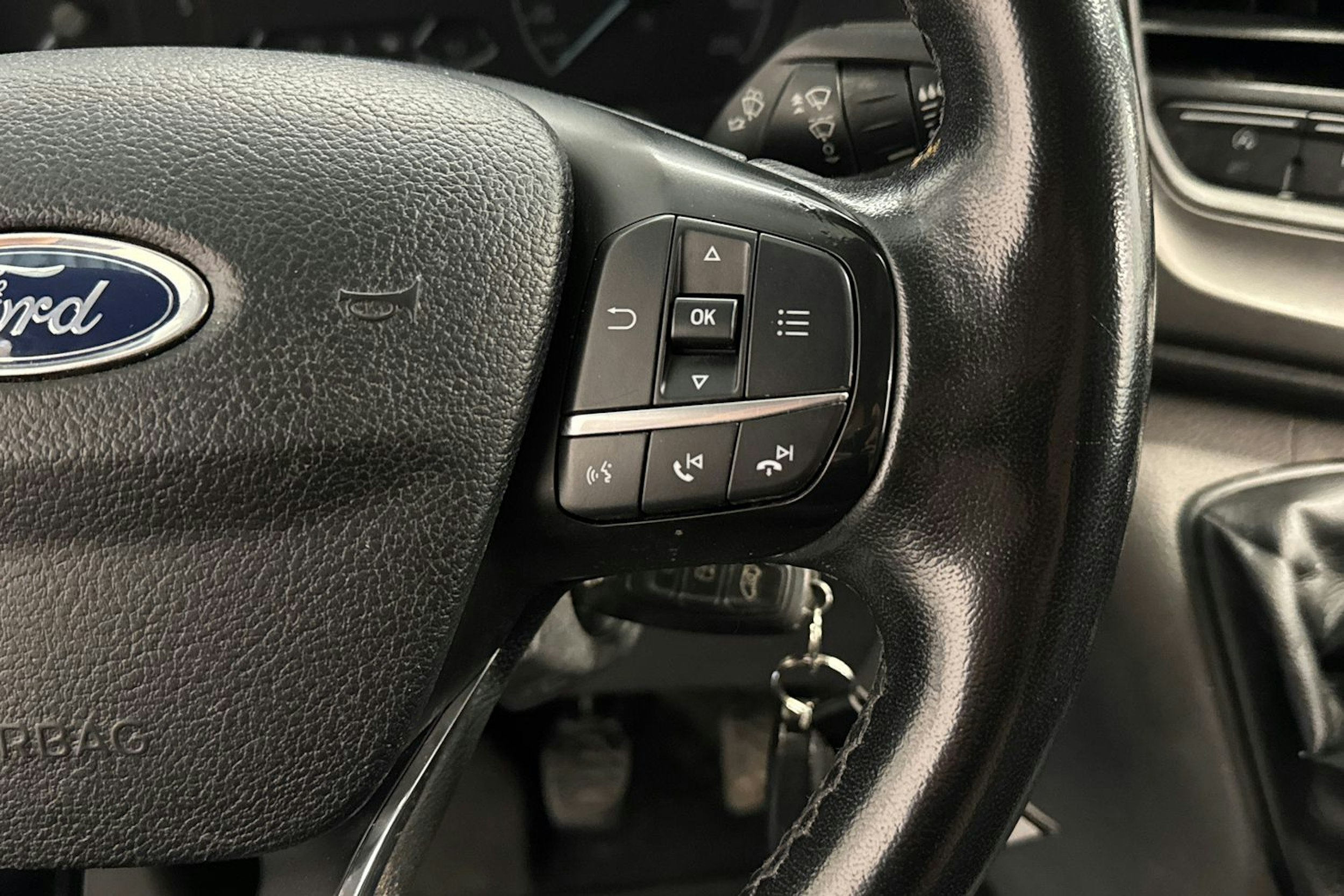musta Ford Transit Custom 2019 kuva 16.